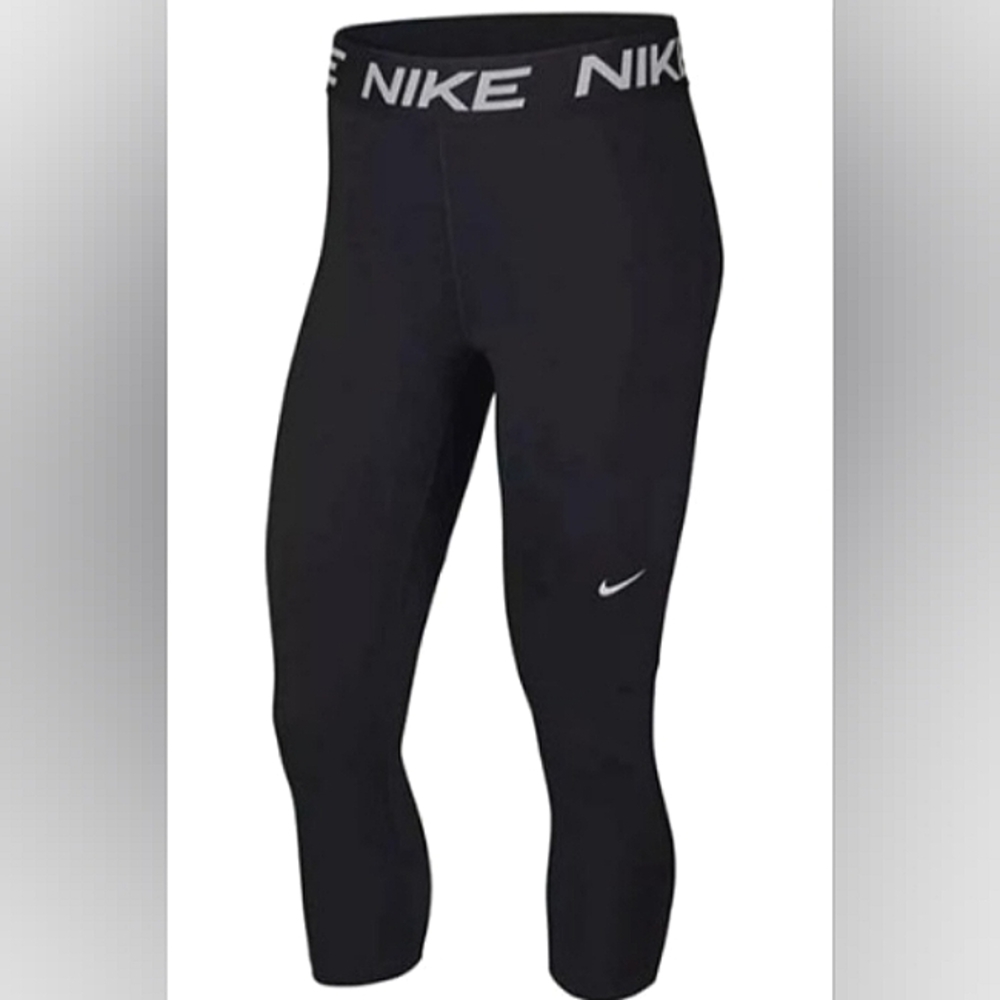 ~NWT~Women's NIKE Training Victory Dri-Fit Baselayer Essential Capri Pant~Medium